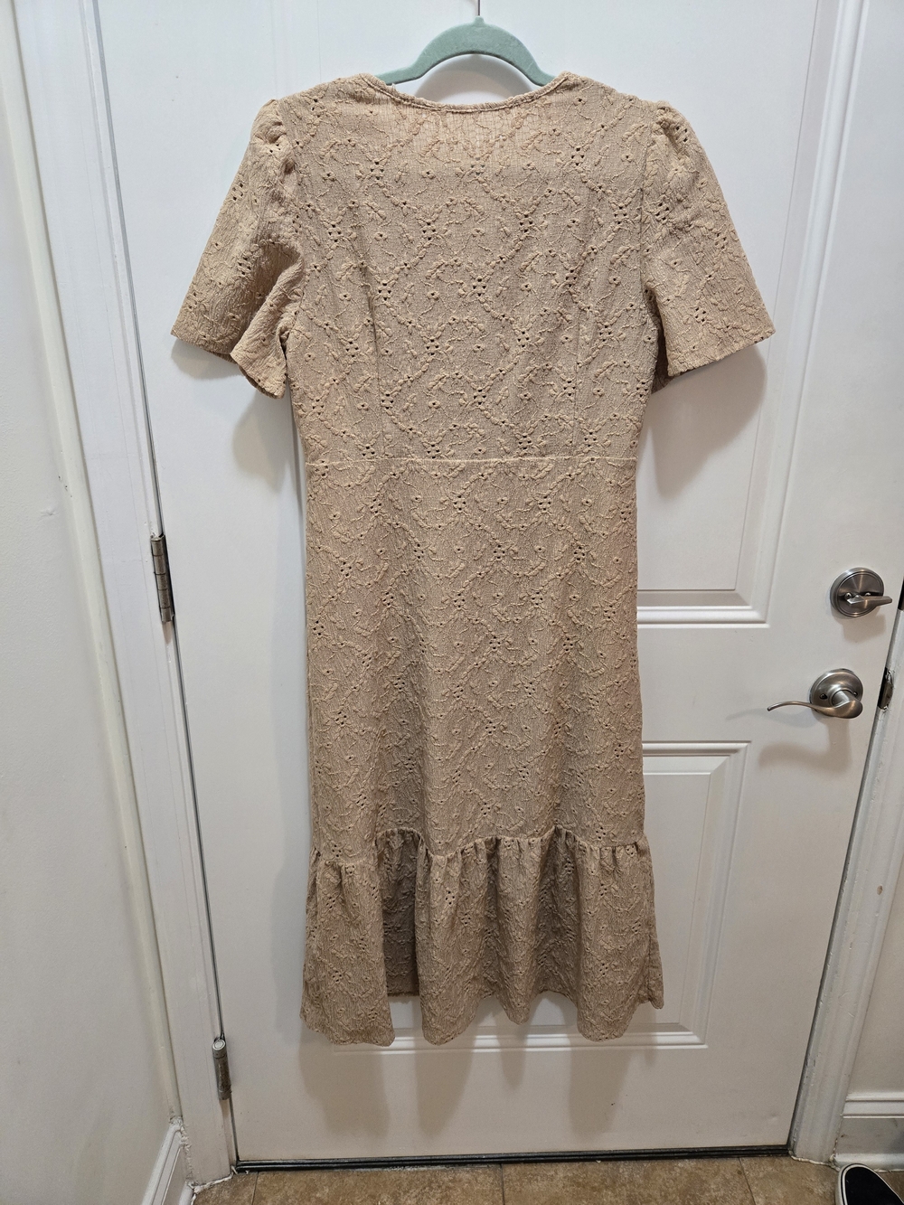 SHEIN Taupe Eyelet Button-Front Ruched Midi Dress - Picture 3 of 6